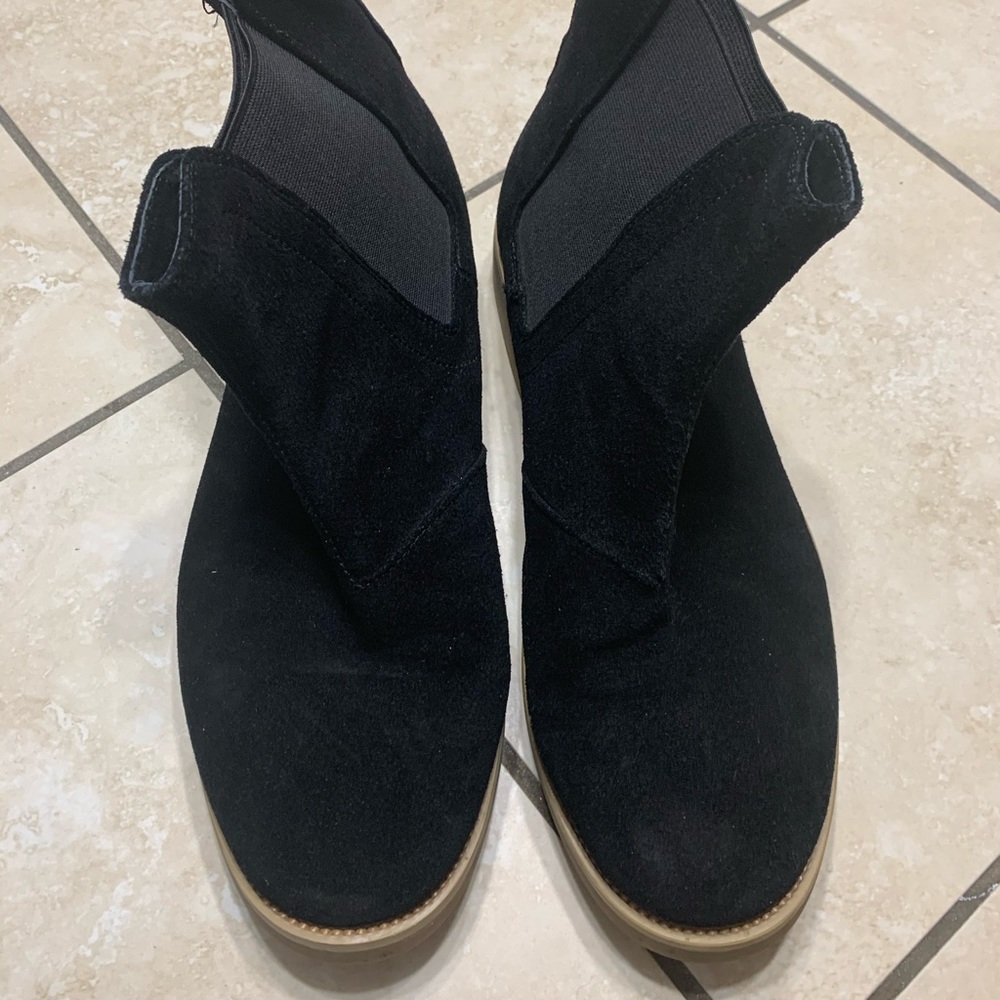Black Suede Chukka Boot